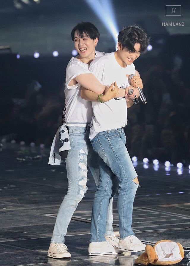 yugyeompics's tweet photo. i’m ⁿᵒᵗ okay https://t.co/NiYrLIpx5W