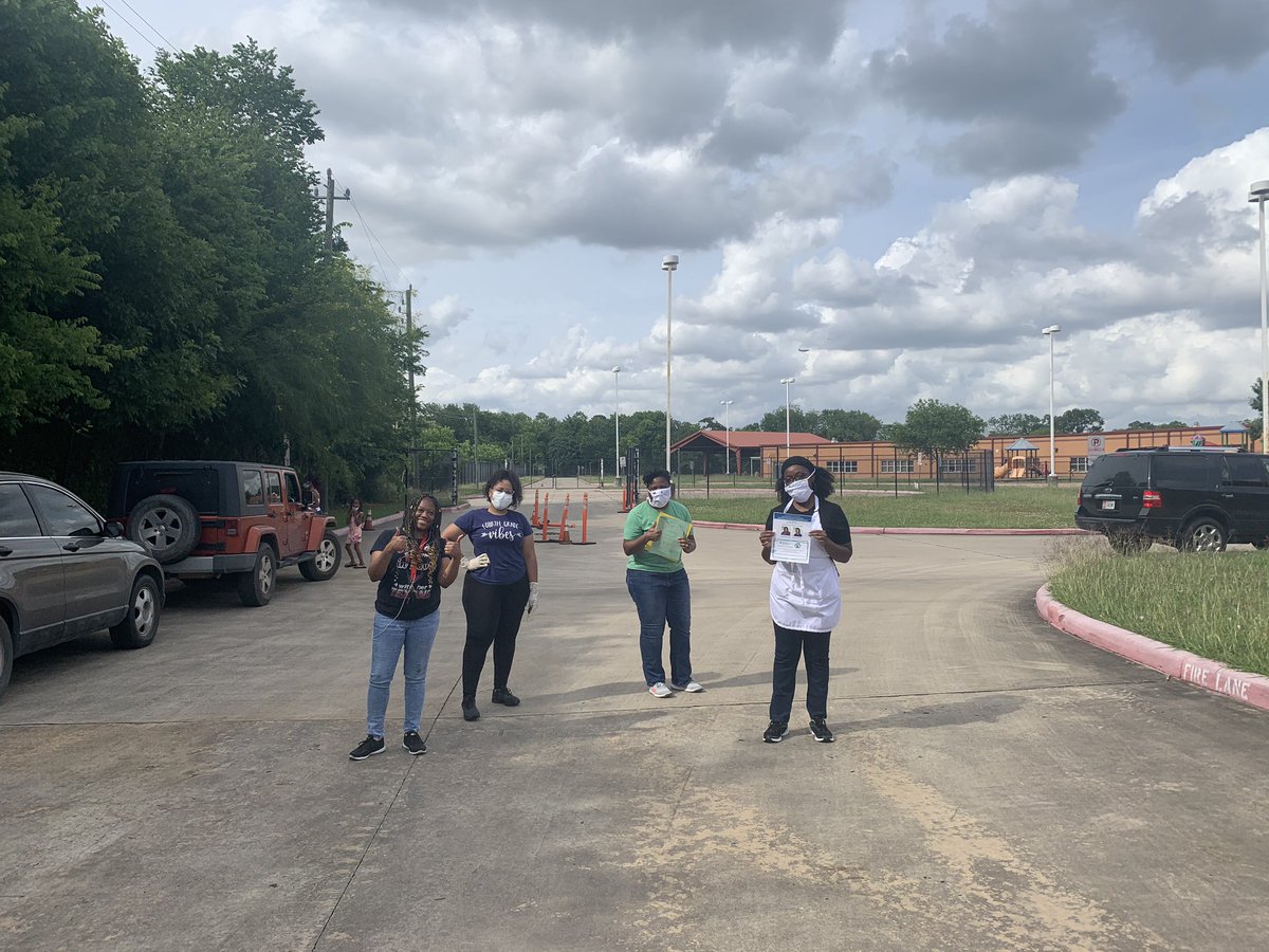 KristinaBattle_'s tweet photo. Special thanks to the Teach program for partnering with us alongside Tonyโs restaurant to provide catered food directly to our families we appreciate you guys from the bottom of our hearts #BastianFamily๐ #MakingAImpact @toeducateall @EHareSr @SharveteM @HISDWRAPWY @BastianEs1 https://t.co/xCTwL5I42o