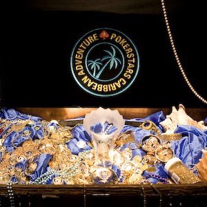 J_Hartigan's tweet photo. Taking a trip to the Bahamas on today’s #EPTRetro, and revisiting the PCA 2009 Main Event. 🇧🇸 

Then, we’ve got cards up replays of two #SCOOP2020 final tables: 55-H &amp; 48-H. ♠️ 

Featuring special guest star @cardplayerlife.

13:00 BST / 14:00 CEST

https://t.co/Bxjs6sgRMI https://t.co/NwTxGz5eKW