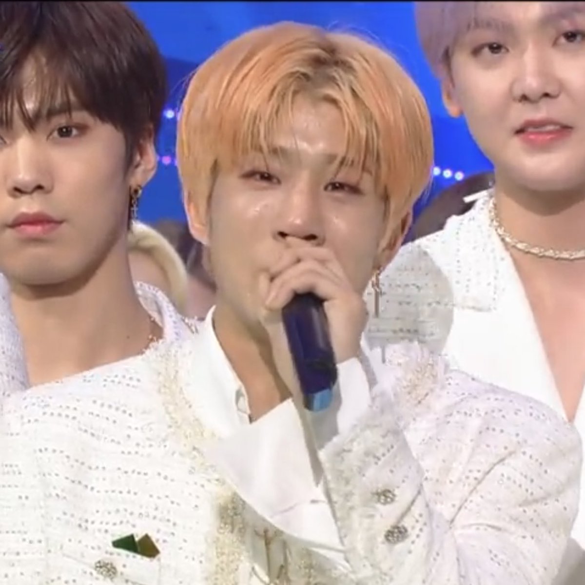 sanxbin's tweet photo. First win                                  Second win https://t.co/xNg467tQGb