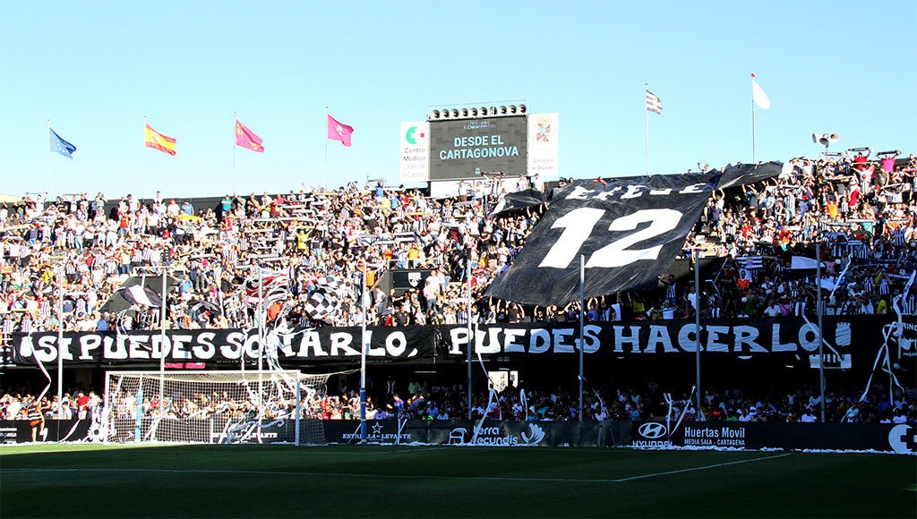 NachoVelG's tweet photo. Vamos a hacerle ver a @belmonte17 que si el año que viene se jugase a puerta cerrada tú también pagarías tu abono.
Todos estamos juntos con el @FCCartagena_efs 
DALE RT PARA QUE SE VEA QUE SOMOS UN BARCO UNIDO https://t.co/4HYN8wmHmY