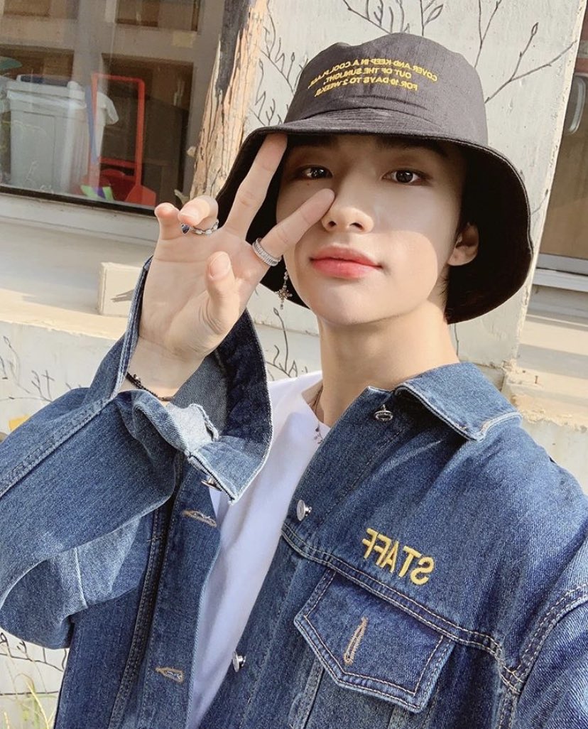 hyunjin as fresno fair zucchini corndog (aka zuk):- the prettiest person in the universe- likely to go viral at least 63 times- definitely knows the lyrics to primadonna girl by heart