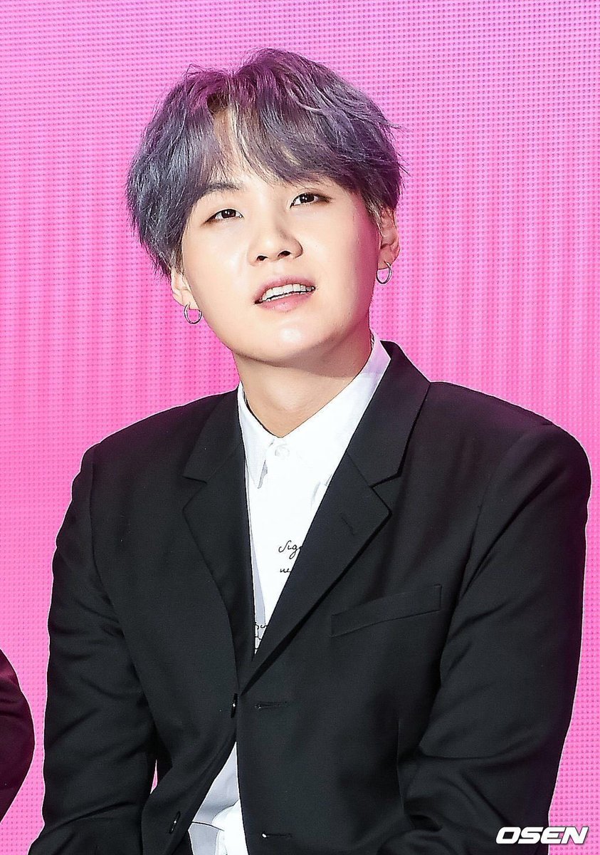 Min yoongi’s conferences looks - a thread