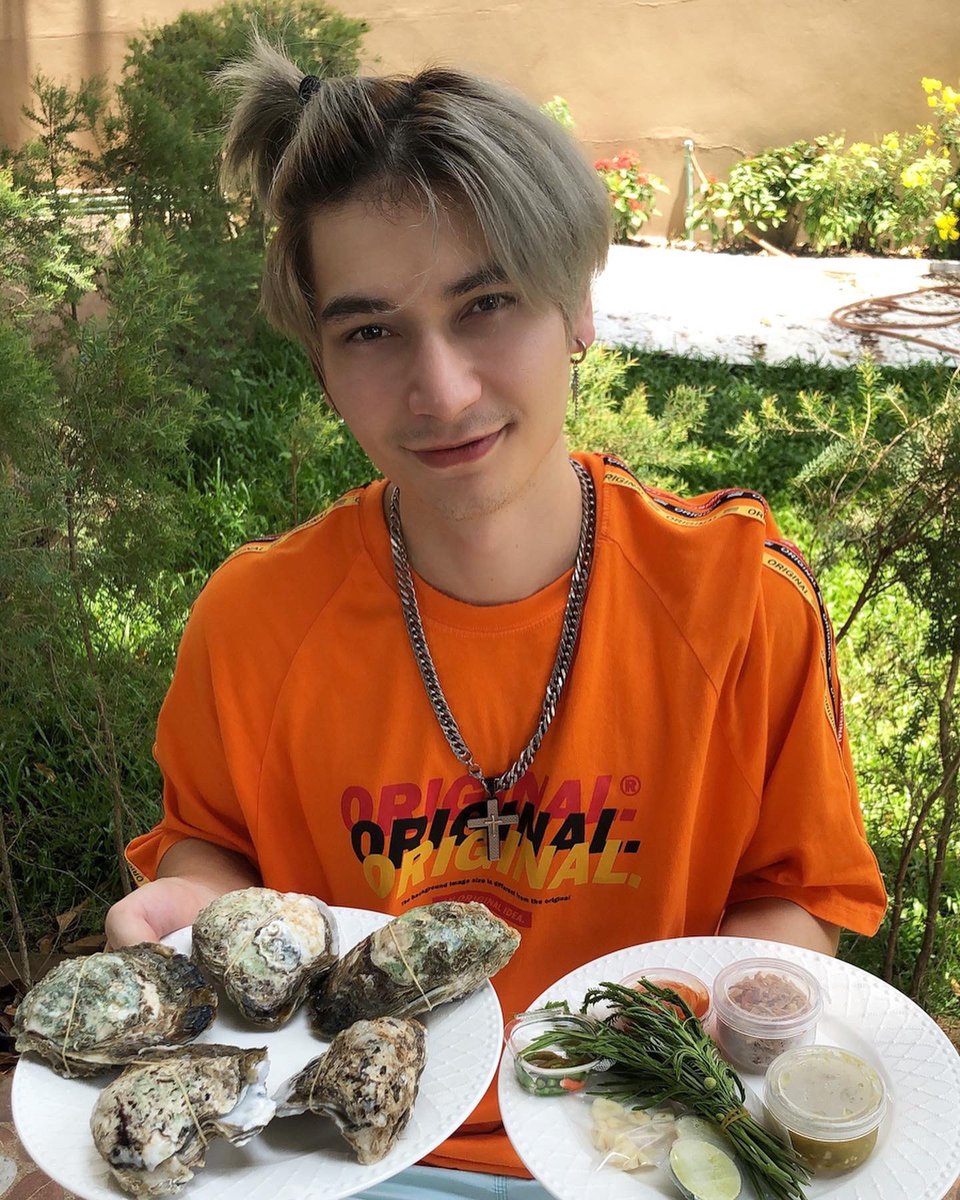 williamdope1's tweet photo. ขอบคุณ @talaytai_seafood สำหรับหอยนางรมสดส่งตรงจากสุราษฎร์ หอยใหญ่มากครับ!! ไม่เชื่อลองสั่งดูนะครับ 
Tel: 088-111-0941
Line: champ_rsu
IG: talaytai_seafood #talaytai_seafood #หอยใหญ่ #fedzkiid https://t.co/kKJgRqalRu