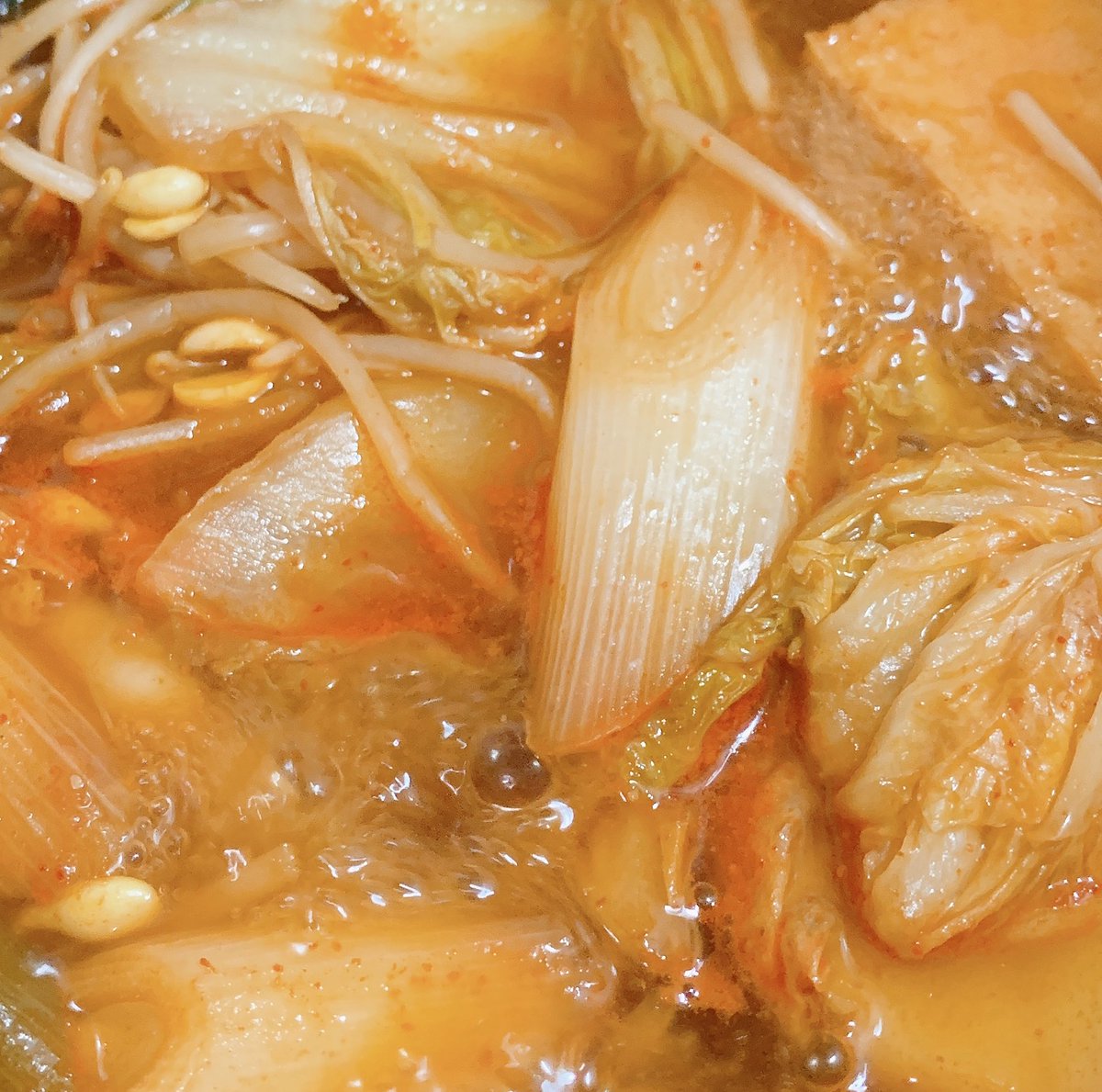 田所あずさofficial また辛いものが食べたくなって 初めて赤から鍋の素買って食べてる 1番のマイルドな辛さ おいしー マイルドーー もう少し辛いのもいけそう あずさ