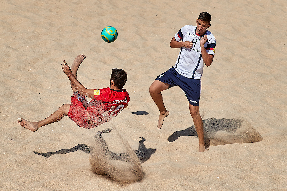 BeachSoccer_WW's tweet photo. 📸 Here are some awesome #beachsoccer action snaps from last season for you to swipe through...but let's see if you can name the: 

🏟️ Competition (Easy 😊)
📍 Location (Medium 😐)
🗓️ Matchday (Hard 🥴) 

🤔🤔🤔 https://t.co/LTDDzDsLX8