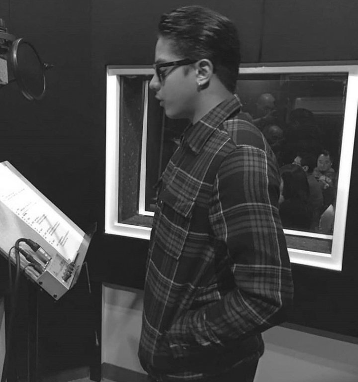 Blaster Silonga as Daniel Padilla [a thread] @Bsilonga  @imdanielpadilla