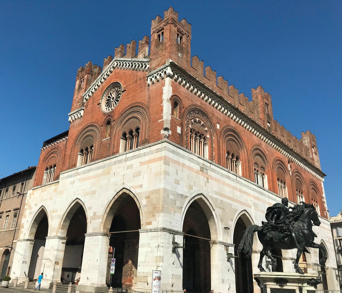 100citta's tweet photo. The #beautiful Piazza Cavalli in Piacenza
#TreasureItaly
#piacenza #EmiliaRomagna #Italia
#Tbt #educational #tourism #ArtsandEvents #AE2018
#sightseeing #art #italianart #architecturephotography #culture
#bellezzaAdomicilio #torneremoaviaggiare
#picture #picoftheday https://t.co/gc8Onip6iO