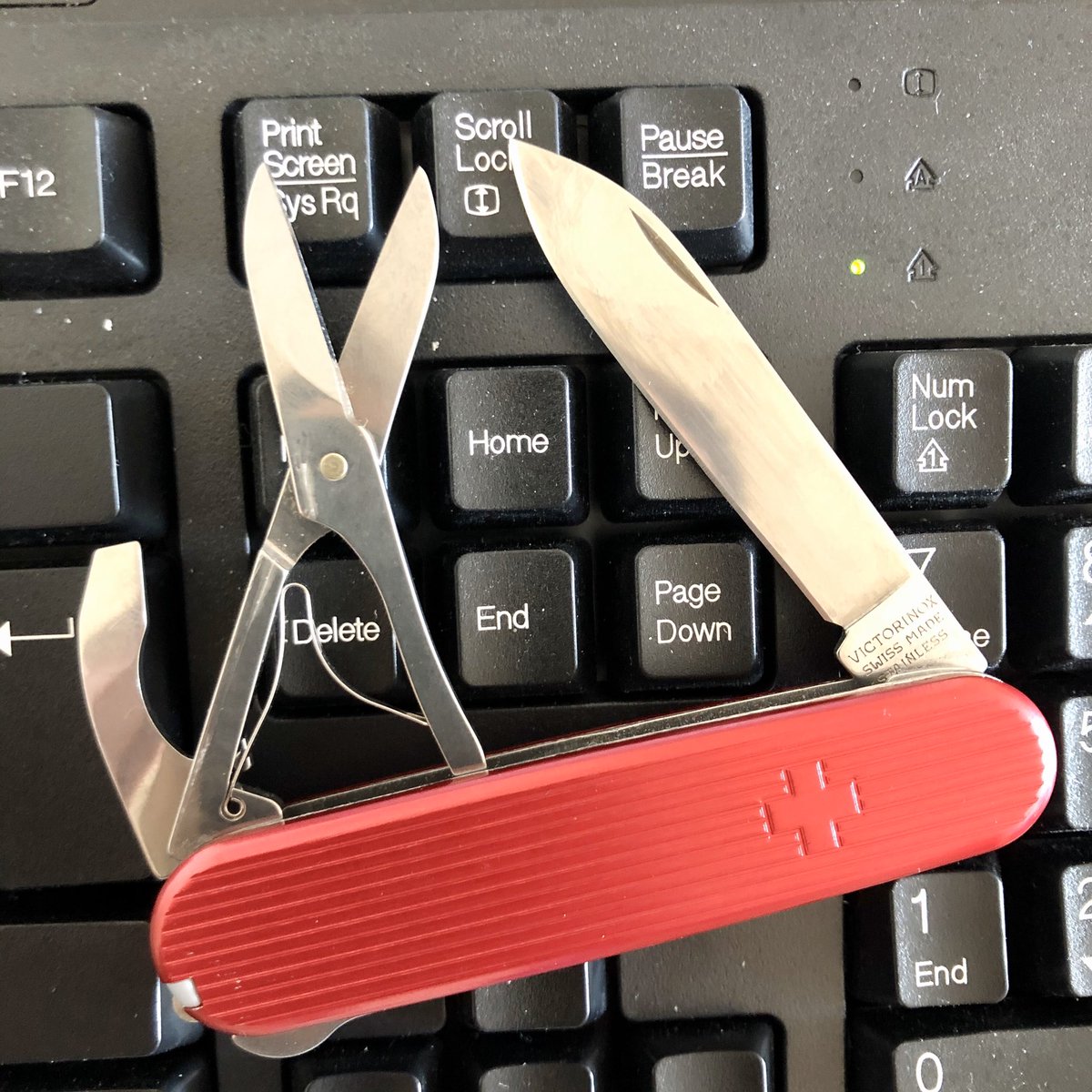 EdcKev's tweet photo. #victorinox #sak #sakallday #sakarmy #swissarmyknife #edc #edcuk #edcuklegal #edccommunity #edccooperative #everydaycarry #sakaddict #pocketknife #myedc #sakcollector
#outdoor #adventurer #explore #outdoorfun #getoutside #bushcraft #campinglife #ruleno9 #rulenumbernine https://t.co/n43NFpv70p