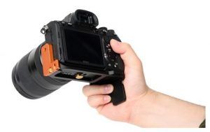 TheSocieties's tweet photo. *News* Introducing the #FoGrip for #Sony α9 II / α7R IV Cameras - check it out here https://t.co/DdOBSgjokU #photography #photonews https://t.co/dDJc0rRBIh