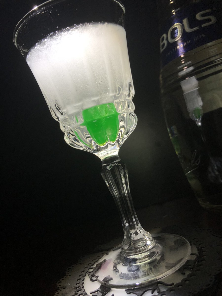 だじー セブンスヘブン 名前惚れしてからずっと気に入ってるショートカクテル 朧気に立ち消えていく濁り そしてジンの風味にマラスキーノの不思議な甘さと僅かなグレープフルーツの酸味 大好きなカクテルの１つ カクテルの日 カクテルの日だから好き