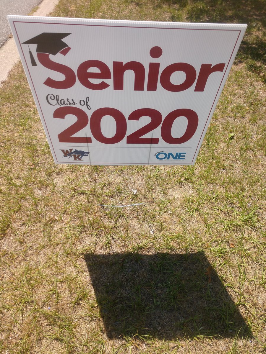 JenCorley1's tweet photo. #AWESOME 👏 #proudmom ❤️ #lovemysenior #talented #smart #AMAZING #2020strong #yearsofhardwork 
#shebelievedshecouldsoshedid #thebestisyettocome Thank you! @WhiteKnollHigh Best sign ever! https://t.co/irBmvcwjza