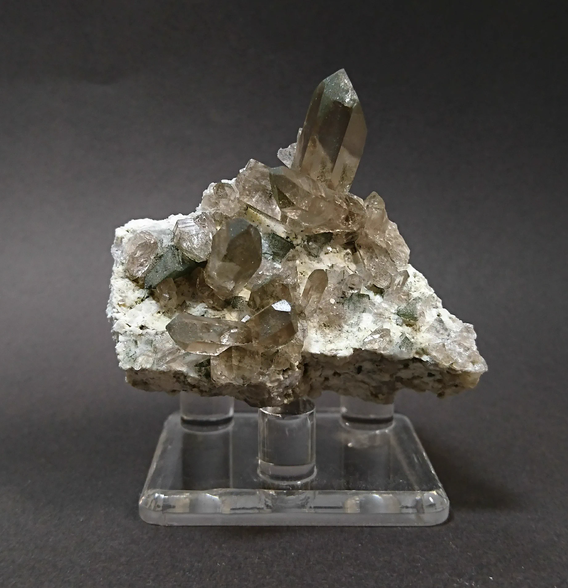 @heika_wdrn FF外から失礼します。
このように逆さにして石を乗せられますね。 