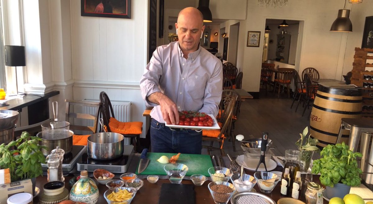 Ever wondered who inspired Chef Enzo to start cooking? Like many, one of Enzo’s biggest inspirations throughout his childhood was his madre, so it’s fitting that he’s sharing her special recipe for pomodoro sauce. 

Watch Chef Enzo in the kitchen here: qoo.ly/35xqj5