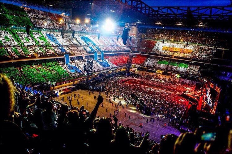 91svtellite's tweet photo. sempre per ricordare che i loro non erano semplici concerti ma erano CASA!
ho i brividi https://t.co/J4wiouR6xo