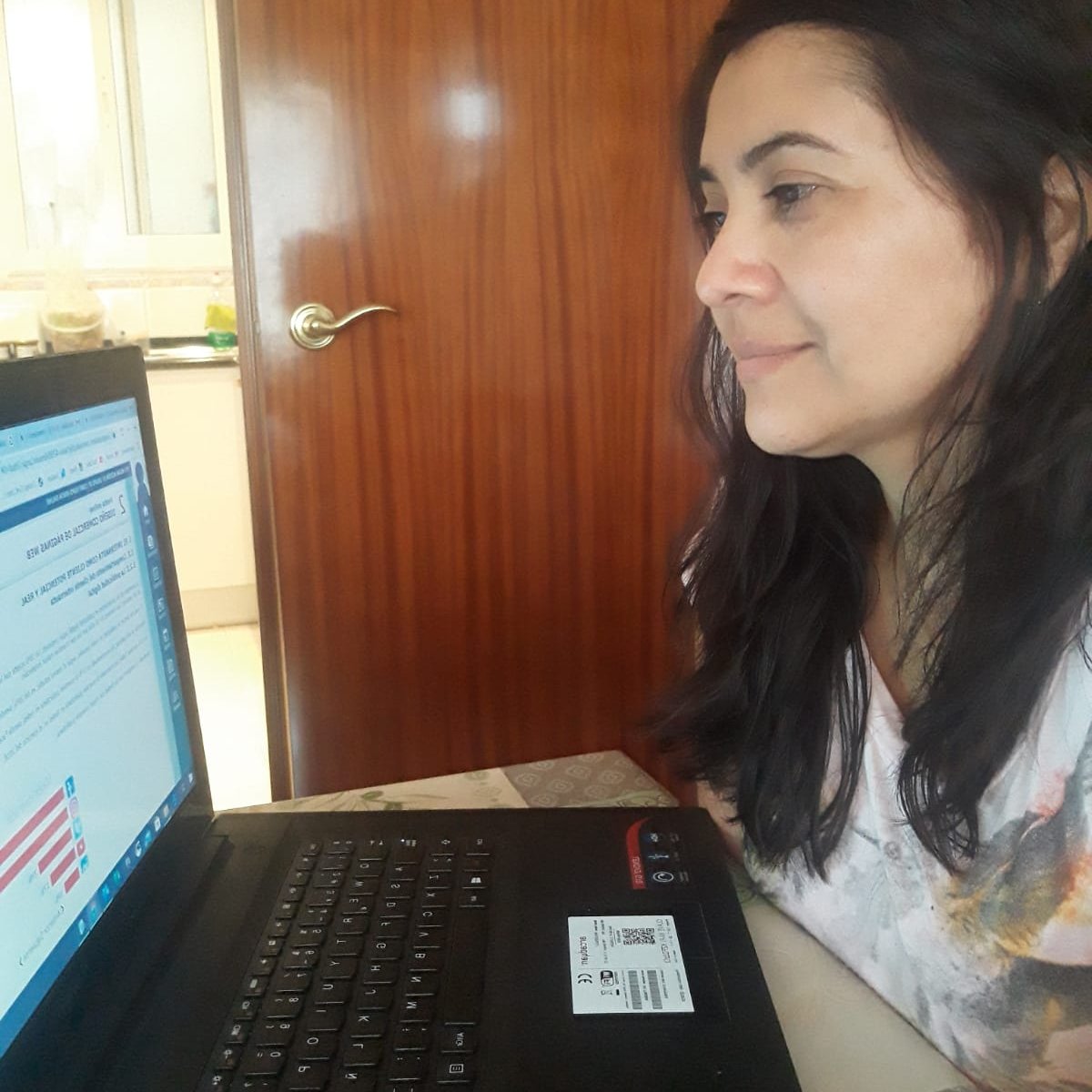 patrifit's tweet photo. La nostra companya Banessa, treballadora de #BotigaAmiga a @fitreball aprofita aquest temps de confinament per continuar formant-se 💻 #juntsmesquemai #inserciolaboral #inclusio #aixopassara #empresainsercio https://t.co/Fwj6iB6ABb