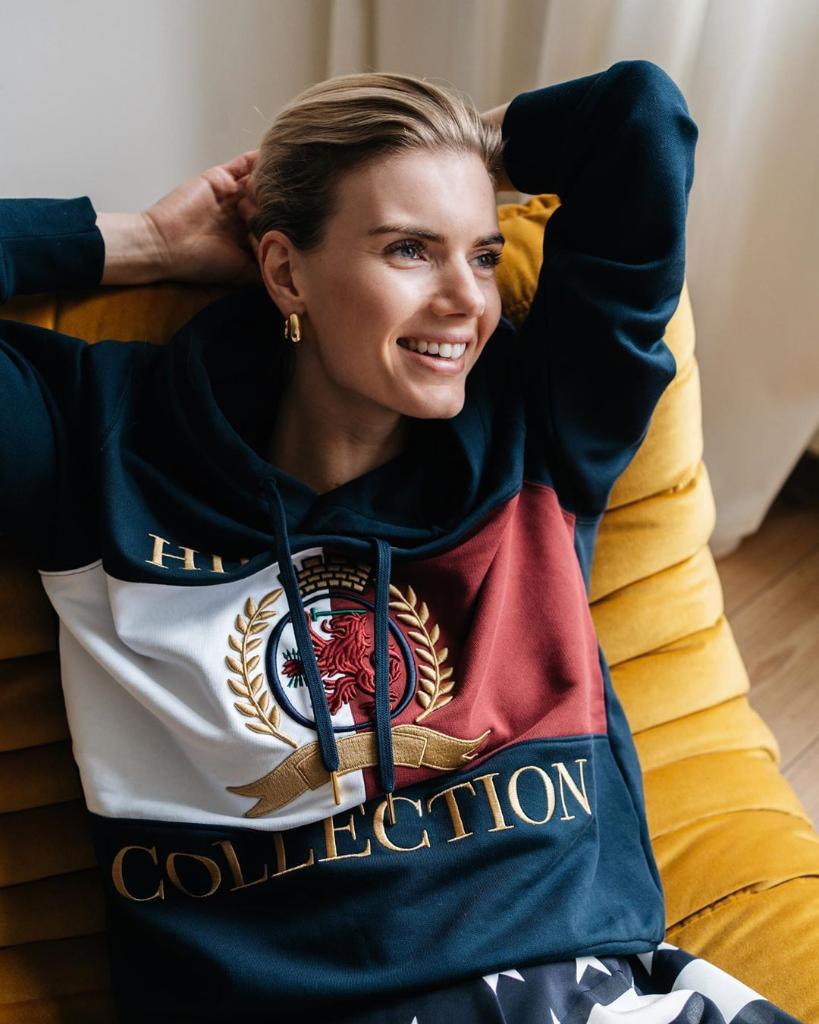TommyHilfigerJP's tweet photo. #HilfigerCollection でいつものリラックスタイムをちょっとドレッシーに
https://t.co/t41KuDgUCz
#TommyHilfiger #おうち時間 https://t.co/glAigENn6o