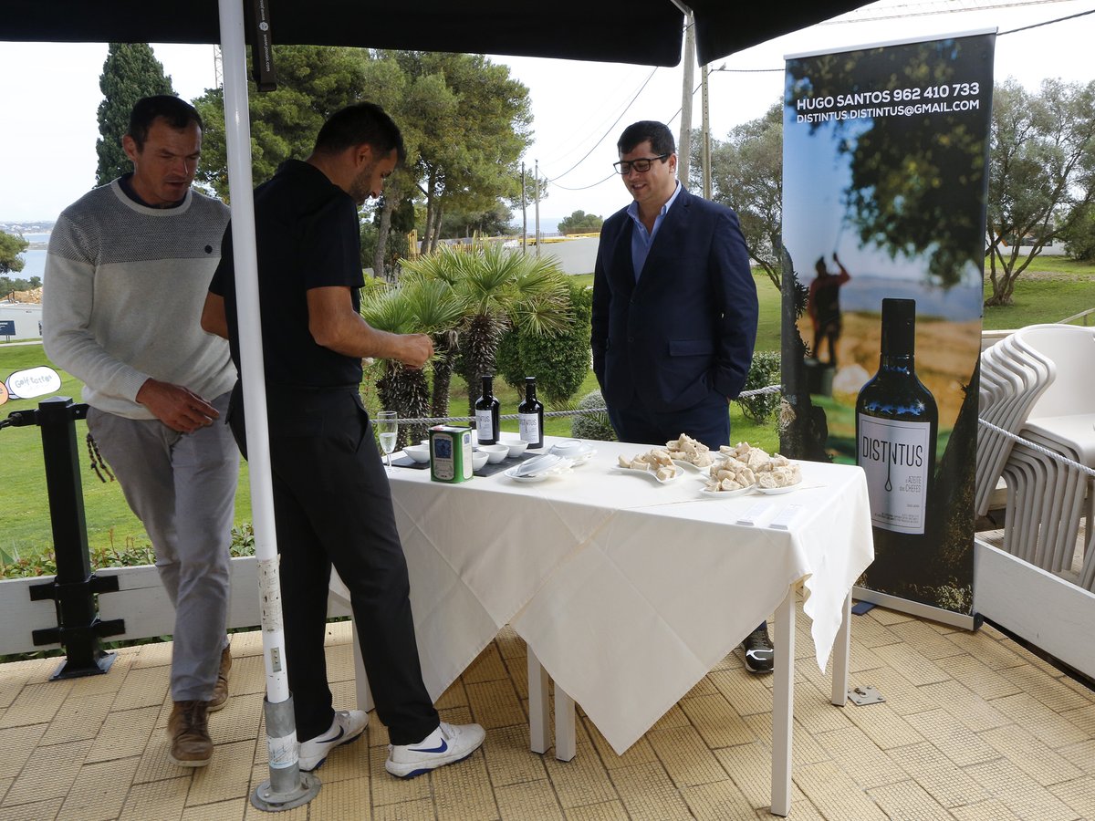 WorldPortugal's tweet photo. "...acho que devemos agir com mais força e empenho para que tudo regressa a normalidade o mais rápido possível". Hugo Santos, CEO - DIstintus
https://t.co/5EBnQqOJBI
#distintus #wcgc #golftattoo https://t.co/7sFb976sAn