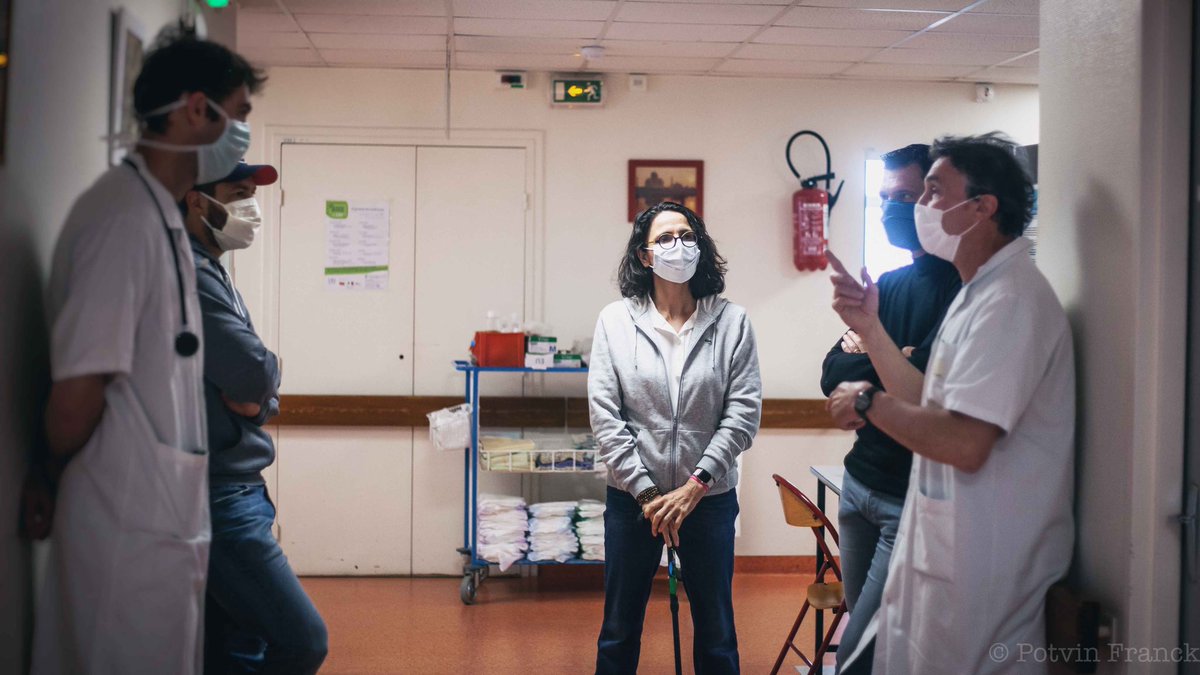 🏩- Ce matin, l’association est venue donner La Dalle au <a href="/chu_angers/">CHU Angers</a>, pour bien démarrer la journée 🙏🏻 

Une juste récompense pour leur combativité, et leur capacité à ne rien lâcher 👏🏻

En compagnie de plusieurs athlètes du #SportAngers 👀

#LaDalleAngevine 👊