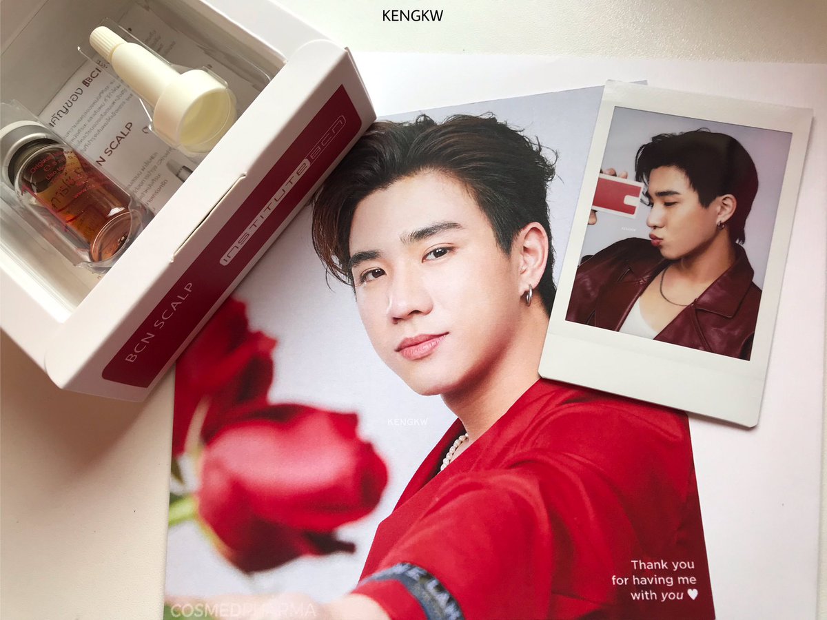 kw9190's tweet photo. ได้รับของจาก @CosmedPharma 
พอเปิดซองปุ๊ป กรี๊ดลั่นห้องเลยยยยย😂
เพิร์ธหล่อมากกดีมากกกกฮือ ไว้จะมารีวิวให้ฟังนะว่าผลจากการใช้จะเป็นยังไง 
ขอบคุณทาง CosmedPharma นะคะที่จัดโปรและกิจกรรมดีๆแบบนี้
@perthppe 🖤

#CosmedXPerth 
#BCNSCALPbyCosmed 
#KDPPE
#PerthTanapon https://t.co/F9j60L2H8x