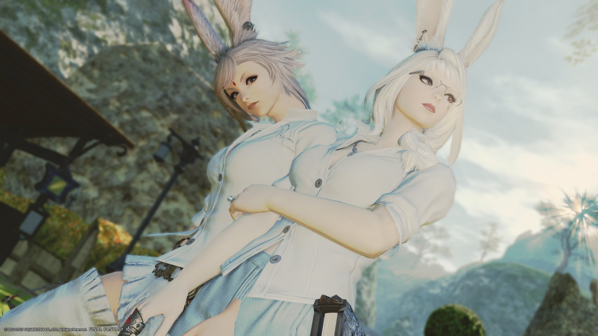 さう Ti Titanium Ff12からff14に持ってきたヴィエラ族っていううさみみさんがいるよー かわいい系もいるけど結構キリッとした方もいるよ 写真はヴィエラな妹とフレさんで衣装お揃いにしたときのん W T Co Tqtjo1lopg Twitter