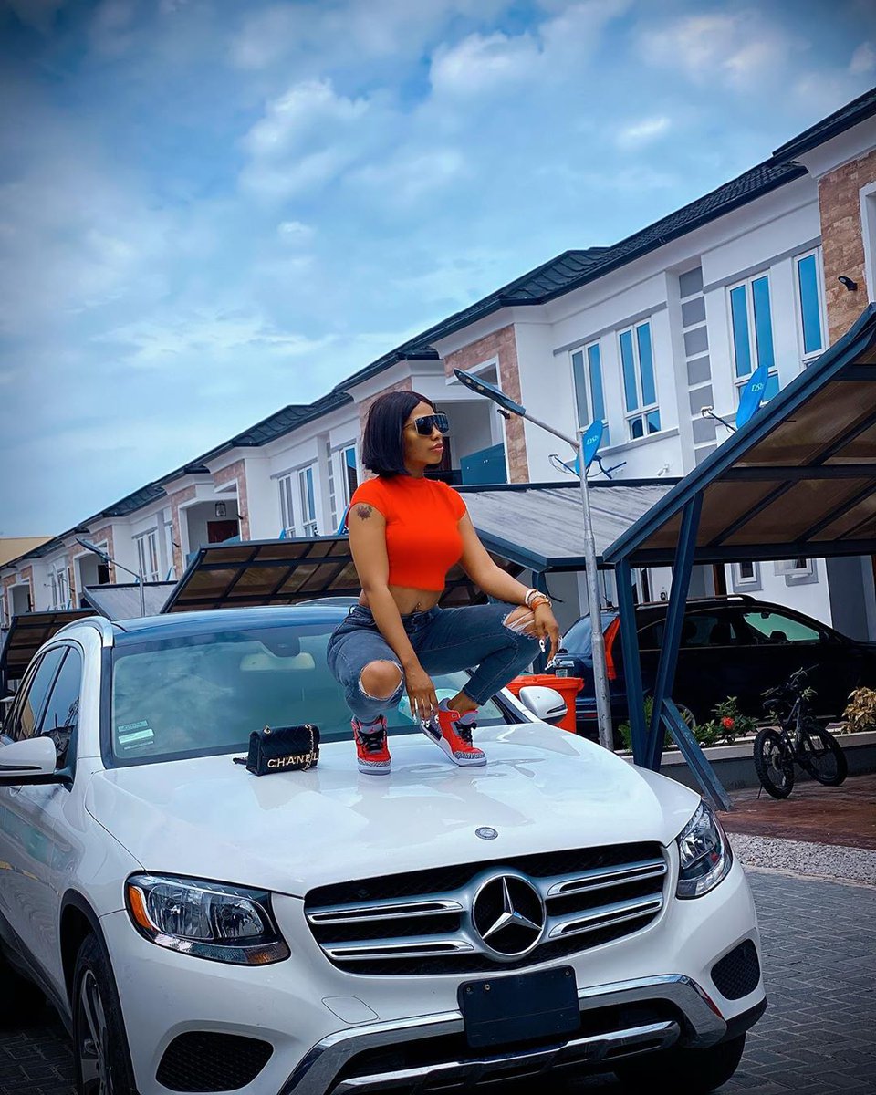 real_mercyeke's tweet photo. Life is tough when everyone is watching your next move. •
•
Clean car: @UNIQUEMOTORS52
#dontlivetoimpress https://t.co/OWJZclLuvB