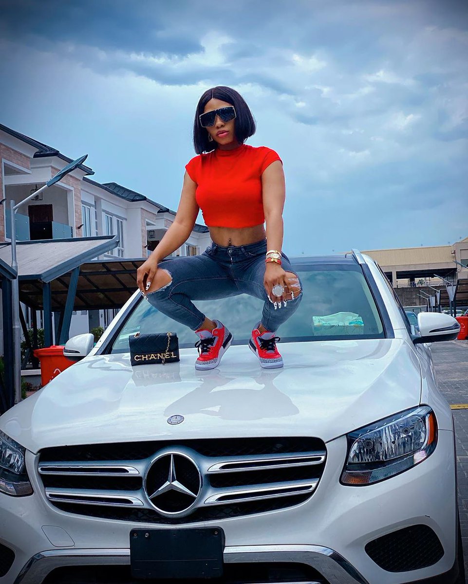 real_mercyeke's tweet photo. Life is tough when everyone is watching your next move. •
•
Clean car: @UNIQUEMOTORS52
#dontlivetoimpress https://t.co/OWJZclLuvB