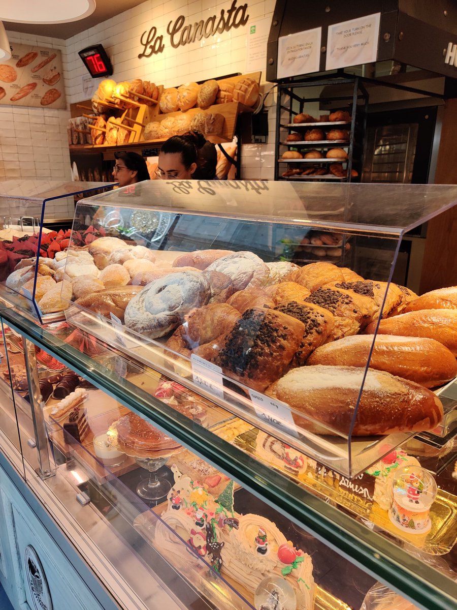 Also the boulevard in that area is a great place to roam around & sightseeing.Check out homemade tea leaves concotion, Sevilla's famous nougat & delicious pastries 