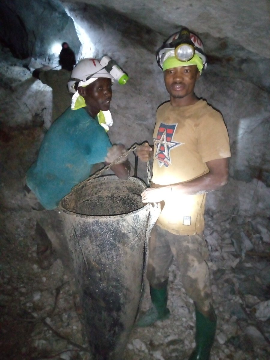 shebdunga's tweet image. Njooni tuinuane huku