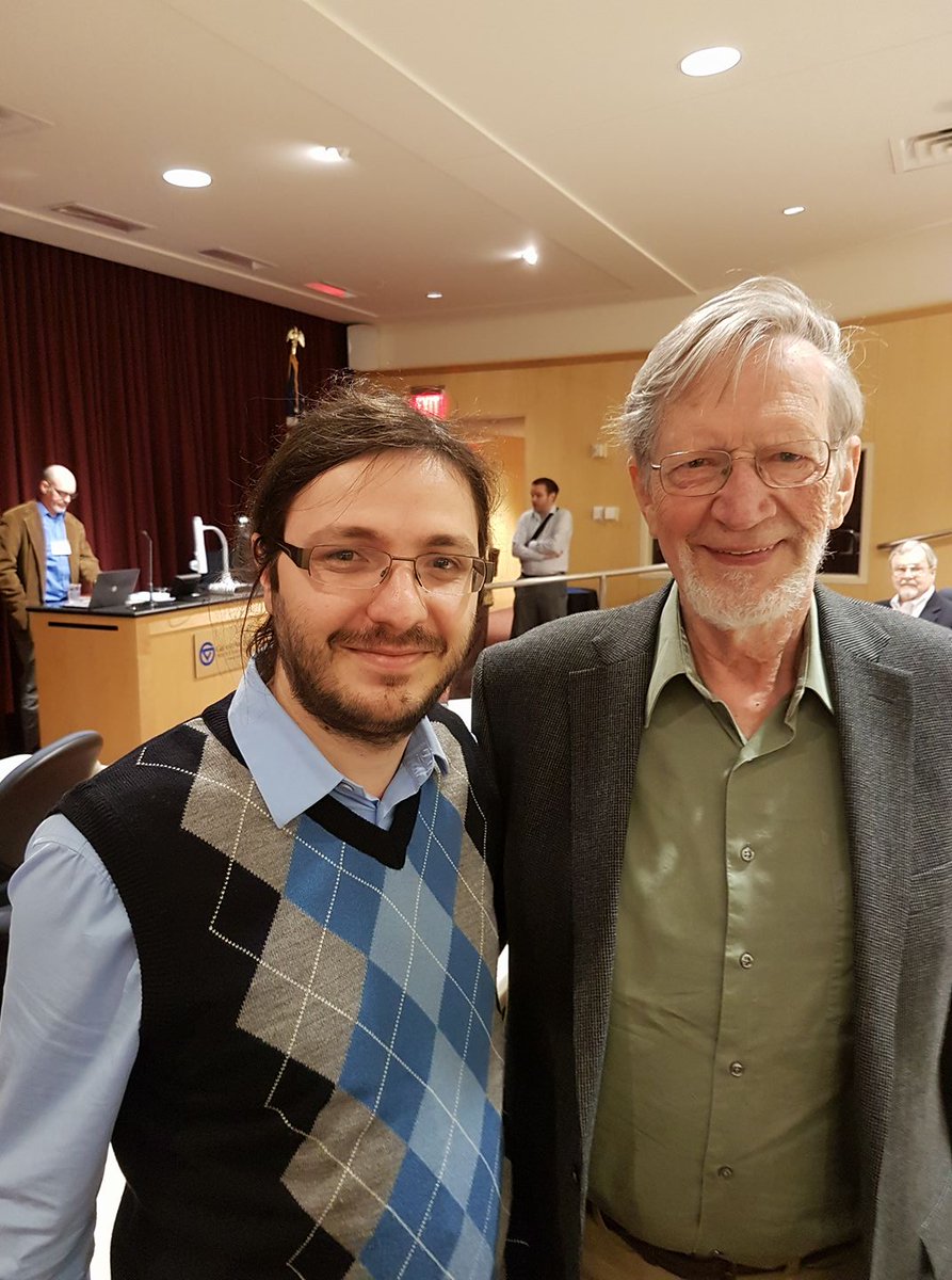 3 yıl önceden bir anı. Çağın en iyi din felsefecisi sayılan Alvin Plantinga ile aynı konferansta konuşma yapmıştık. Beraber yemek yiyip sohbet etme fırsatı da doğmuştu. Ne yazık ki Demans başladığı için artık felsefe ile uğraşmıyor.