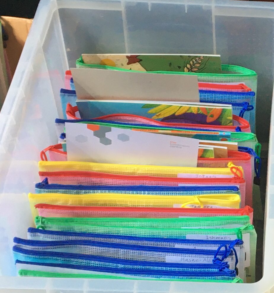 hackneysuccess's tweet photo. Yesterday the 100 book packs were hand delivered to our project reader schools! Thanks to all our schools for making sure that the children get their mini libraries. #hackneylovesreading #projectreader https://t.co/ibhoVEuH66