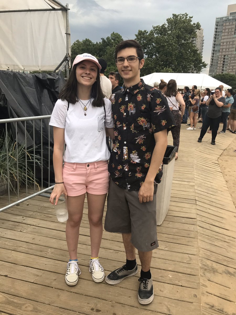 Riley3527's tweet photo. #3YearsOfAfterLaughter honestly the fact that Ryan’s first paramore show was at tour 2 is crazy to me. Here’s us at tour 2 and tour 5. We love a supportive husband 🥰 https://t.co/p5nFCHxv5c