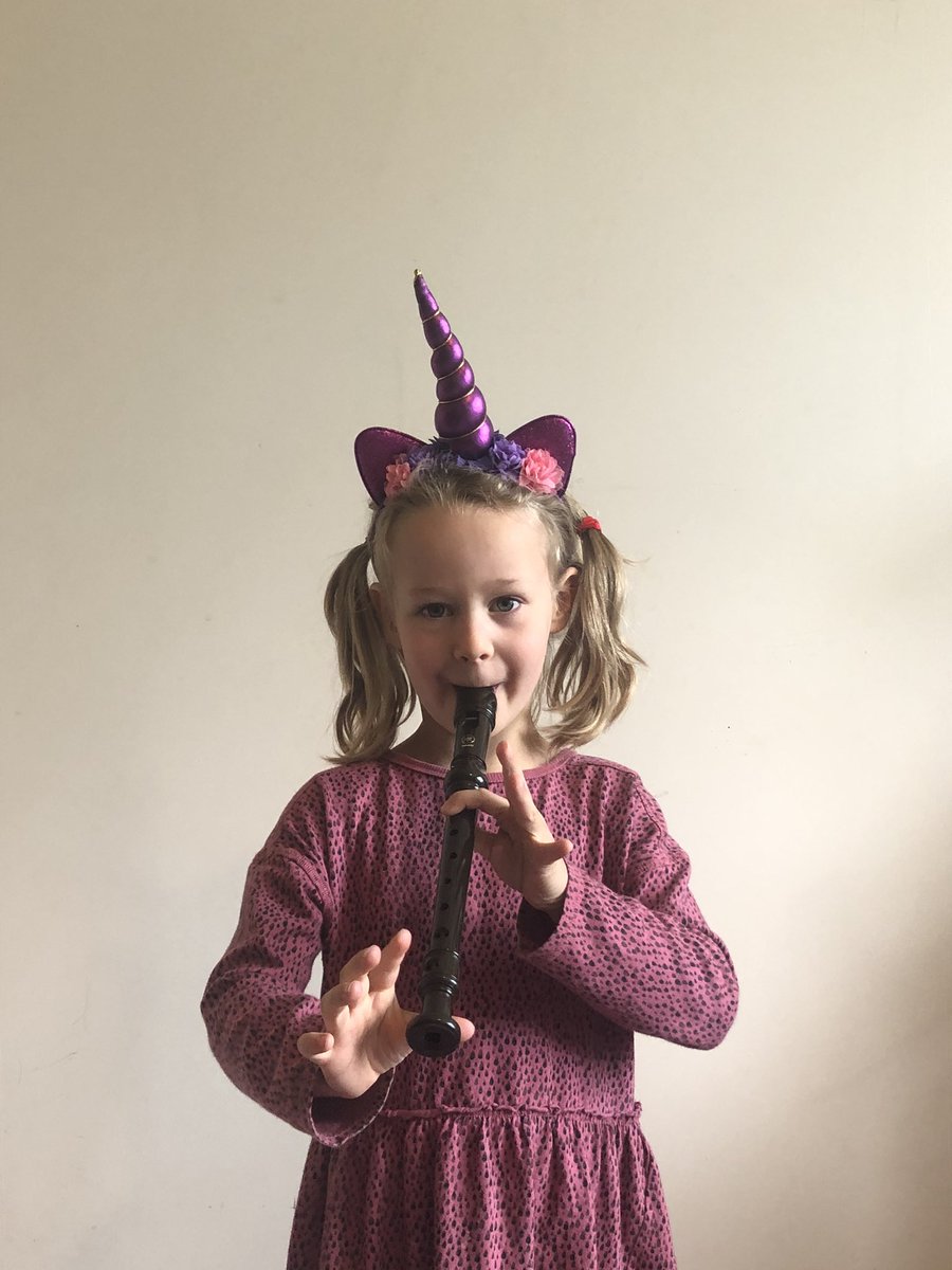 bryn_thompson's tweet photo. Standard day at Thompson School, Amy the Unicorn learning #georg #telemann recorder concerto in g minor. (Here is the best recording in my opinion https://t.co/sTLvjULRKG) #dorothee #oberlinger #recorder https://t.co/VgxYePv521