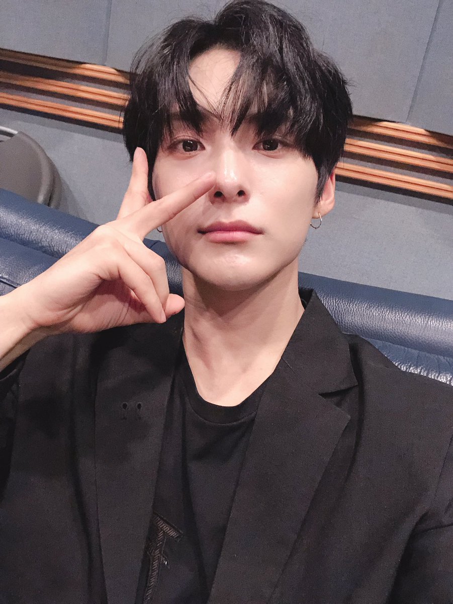 official_ACE7's tweet photo. [#에이스_준]
언더커버 천만뷰라니 말도 안대 😣😣😣으아 너무 감사드려요 여러분 ㅠㅠㅠㅠ 
더 열심히 해서 언더커버 보다 한층 더 힘들어지고 멋있어진 음악과 퍼포먼스 보여드릴게요 ㅠㅠㅠ 감사합니다 우리 초이스 😣🙏🏻💕💕💕💕
#초이스 #에이스 
#언더커버10M #Undercover10M
#CHOICE #ACE https://t.co/Z9Mvh6gkdq