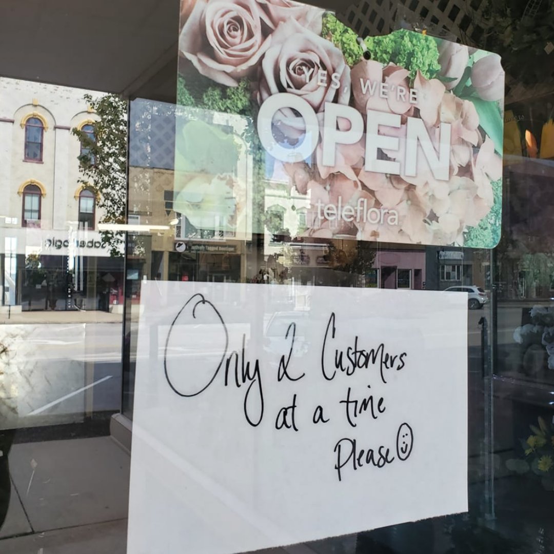 Our next sign of HOPE in downtown Wadsworth! #OPEN #smallbusiness

Who couldn't use a bouquet of flowers right now? Stop in and support our local small businesses. 

⁣📸 Main Street Wadsworth