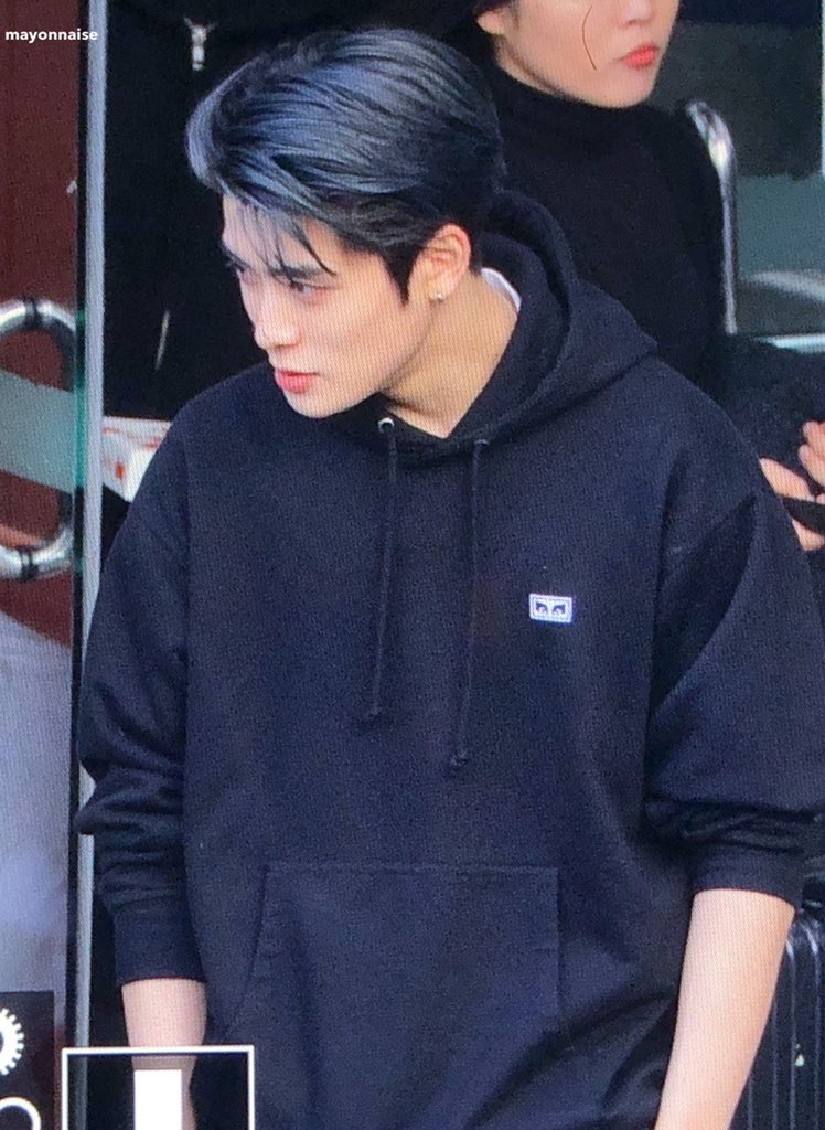 jaehyunbom__'s tweet photo. Jaehyun’s look in the Nonstop track video somehow reminds me of this particular day 😂 https://t.co/uvF6vG6e92