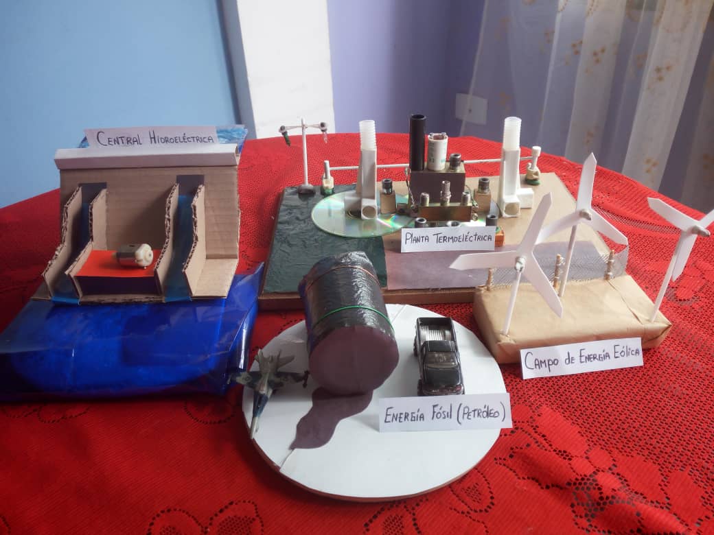 lnfranciscomsc's tweet photo. Actividades realizadas por estudiantes de 5to año sobre el programa  #CadaFamiliaUnaEscuela de elaboración de maquetas sobre fuentes de energía primarias  @charlychaves @ZonaEducTachira @clbtachira @MPPEDUCACION @NicolasMaduro @Crazet2011 @wendyyusle https://t.co/tsVkyvVTdR