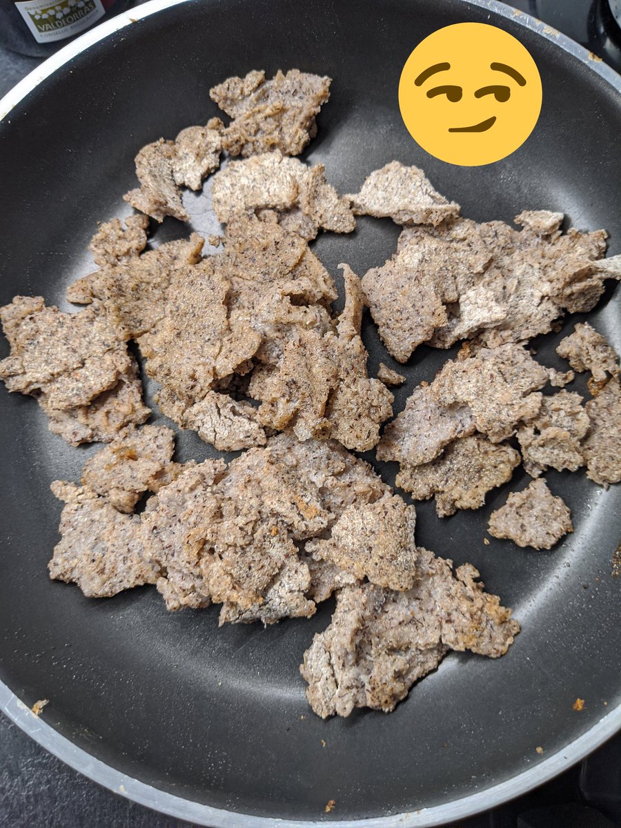 gio_asti's tweet photo. Whooa, SO cool, my first buckwheat crepes experiment was a success! Look at this amazing picture, I'm so proud of it! No filters 😂
#FailGloriously #NoLunch 🤘 https://t.co/q1NctgNUaP