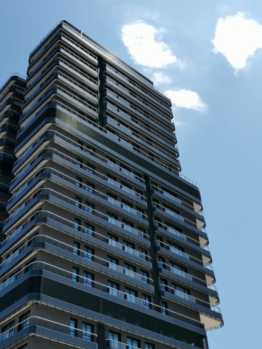 GrupoIBOSA's tweet photo. Estamos muy #orgullosos del resultado de Torre Australis. Este proyecto, diseñado por @MdLarquitectos  y construido por @SomosSacyr, se ha convertido en un nuevo referente arquitectónico del #Skyline de Madrid. Aquí puedes ver algunas fotos: https://t.co/6a1djU4MOp
