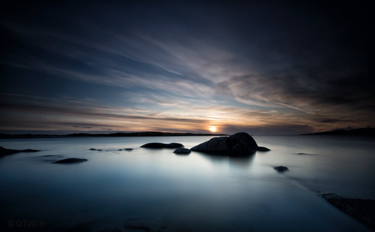 Lankster99's tweet photo. @DiscoverIreland Sunset at Dog's Bay, Ervallagh, Roundstone, Co. Galway. https://t.co/8bs4QprKaA