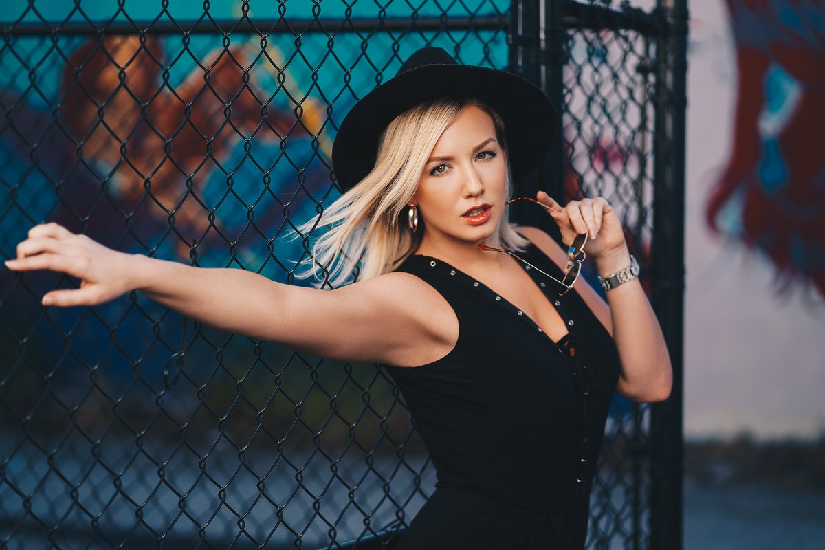 MP1350's tweet image. Passion for fashion PT 2

M| @JaquieOhh
P| @MP1350

Click the link in my bio for the full set.

#photographer #photography #sonyshooter #takenwithasony #miamimodels #miami #atlanta #newyork #la #chicago #lasvegas #miamiphotographer #fashion #editorial