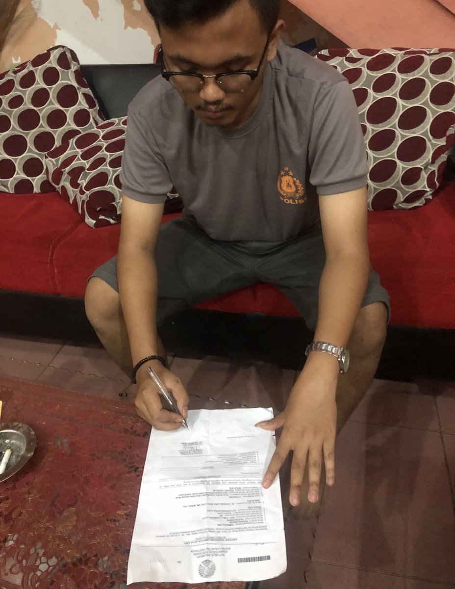 rezisyukur's tweet photo. Pacarmu ganteng,kaya,diseragam gini gak🤪

#pacarmu 
#Akpol https://t.co/JcMBTY1pPs