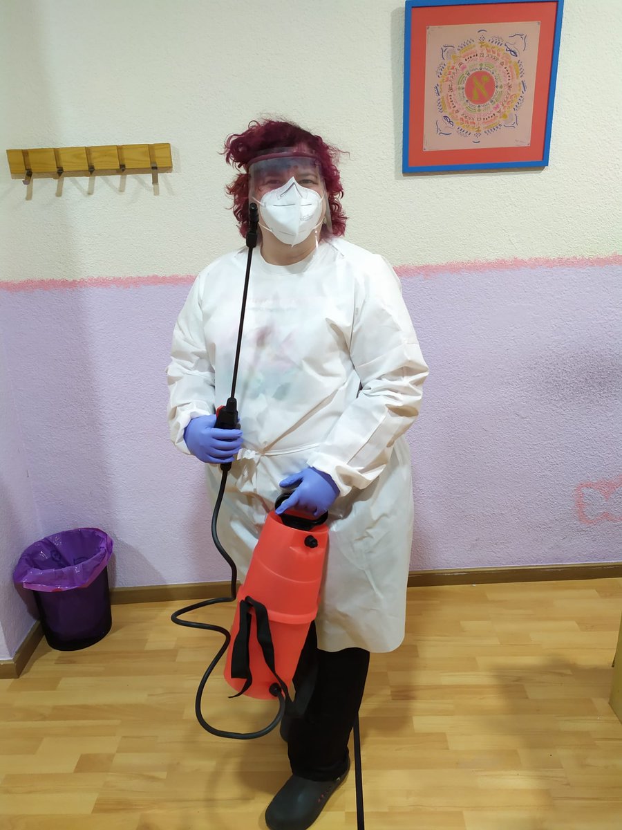¡Hola a tod@s!
Desinfectado la clínica.
Preparando todo para abrir mañana