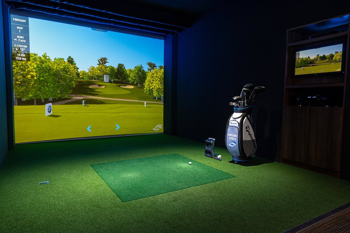 ForesightEurope's tweet photo. Second hole, Wentworth West.⁣
135 to the pin, wind off the right.⁣
⁣
What shot are you hitting? 🏌️‍♂️⁣
https://t.co/YRolS9KPsk https://t.co/fpCHIypB5L