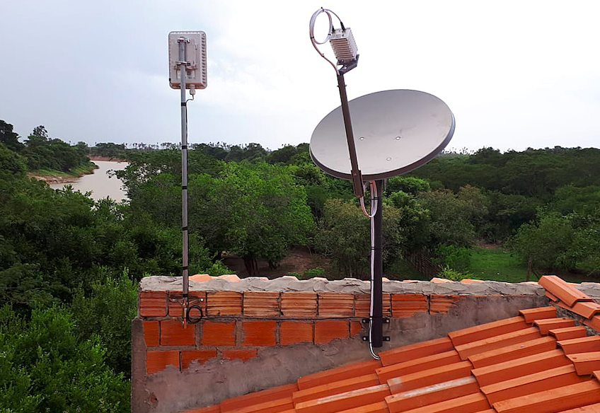 pbdes's tweet photo. .@Hispasat has installed 1st 50 WiFi hotspots in Brazil's Maranhão state w/ partner ISP #EasyTV, using @Facebook Express WiFi, connecting to Amazonas 5 Ka-band. Goal is 400 by yr's end, and then expanding to 3,000 sites w/ other partners. https://t.co/SL7PS6TQ0s