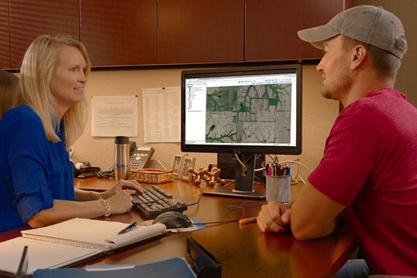FMHins's tweet photo. Precision planting data can easily be used for acreage reporting, and your reported acres for #cropinsurance don't have to match acres on file with the FSA. Your FMH agent can event generate an FSA Summary Report for you to share with the FSA office. https://t.co/a84xauOQN5 https://t.co/lKMYB9LQmn