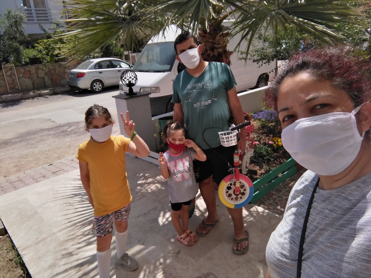 UlkEbru's tweet photo. Maskeli dörtler
#Antalya
#13mayıs2020
#çocuklarizinli
#cocuklarınmutluluğu https://t.co/732PppcAMS