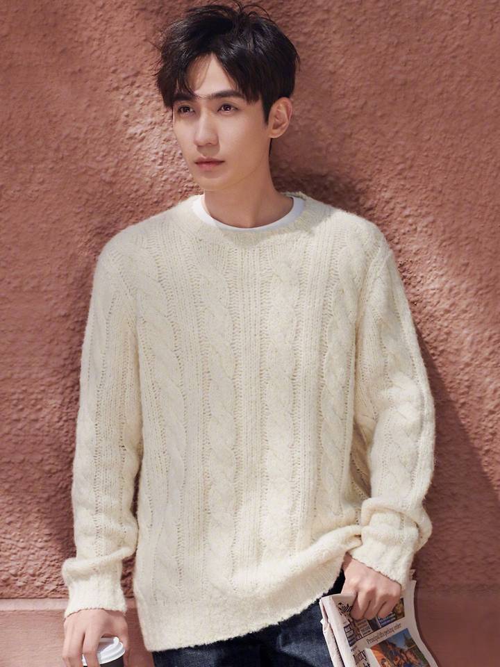 Thai actor Zee Pruk Panich and Chinese actor Zhu Yilong~a thread~why are Asian men hot??