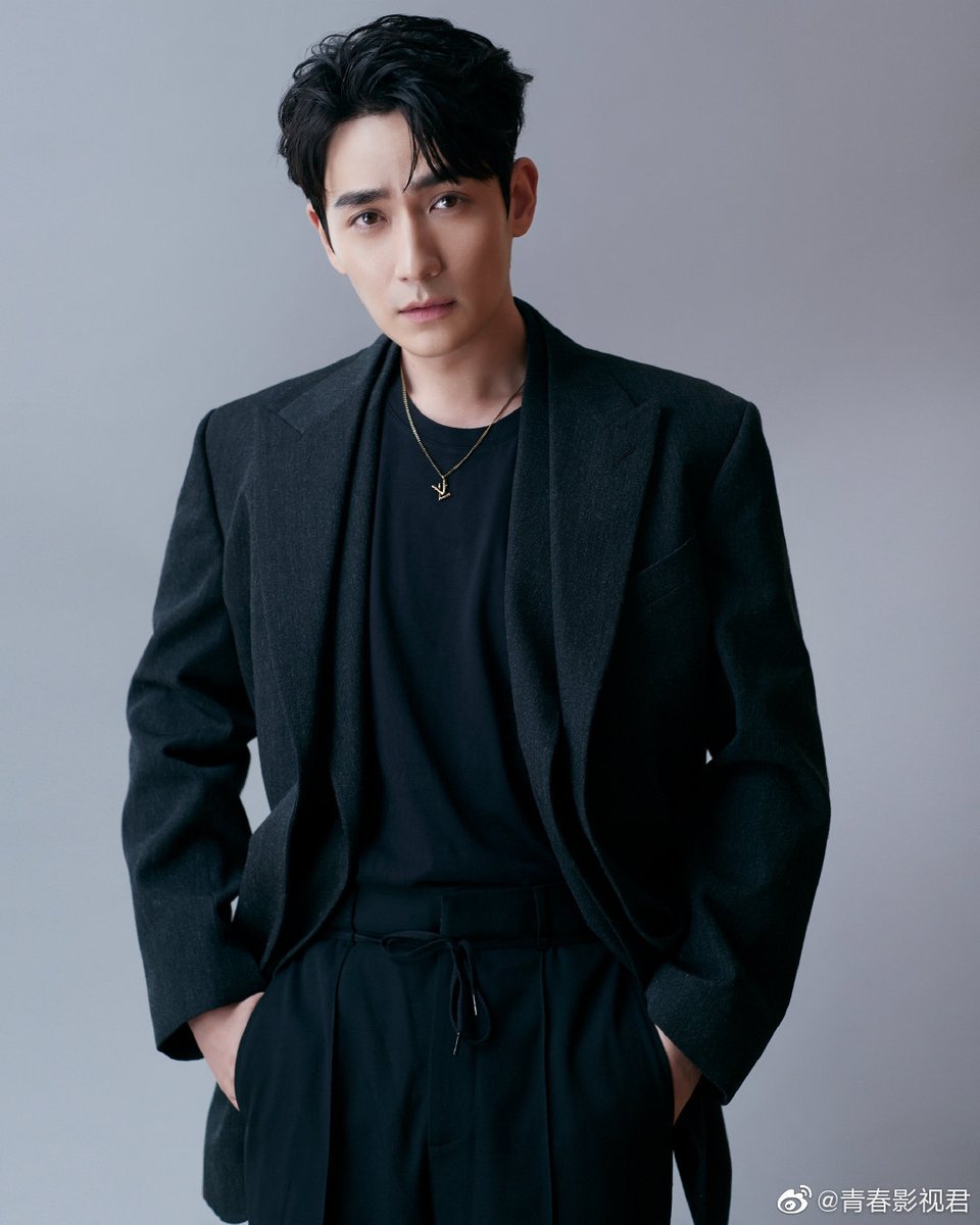 Thai actor Zee Pruk Panich and Chinese actor Zhu Yilong~a thread~why are Asian men hot??