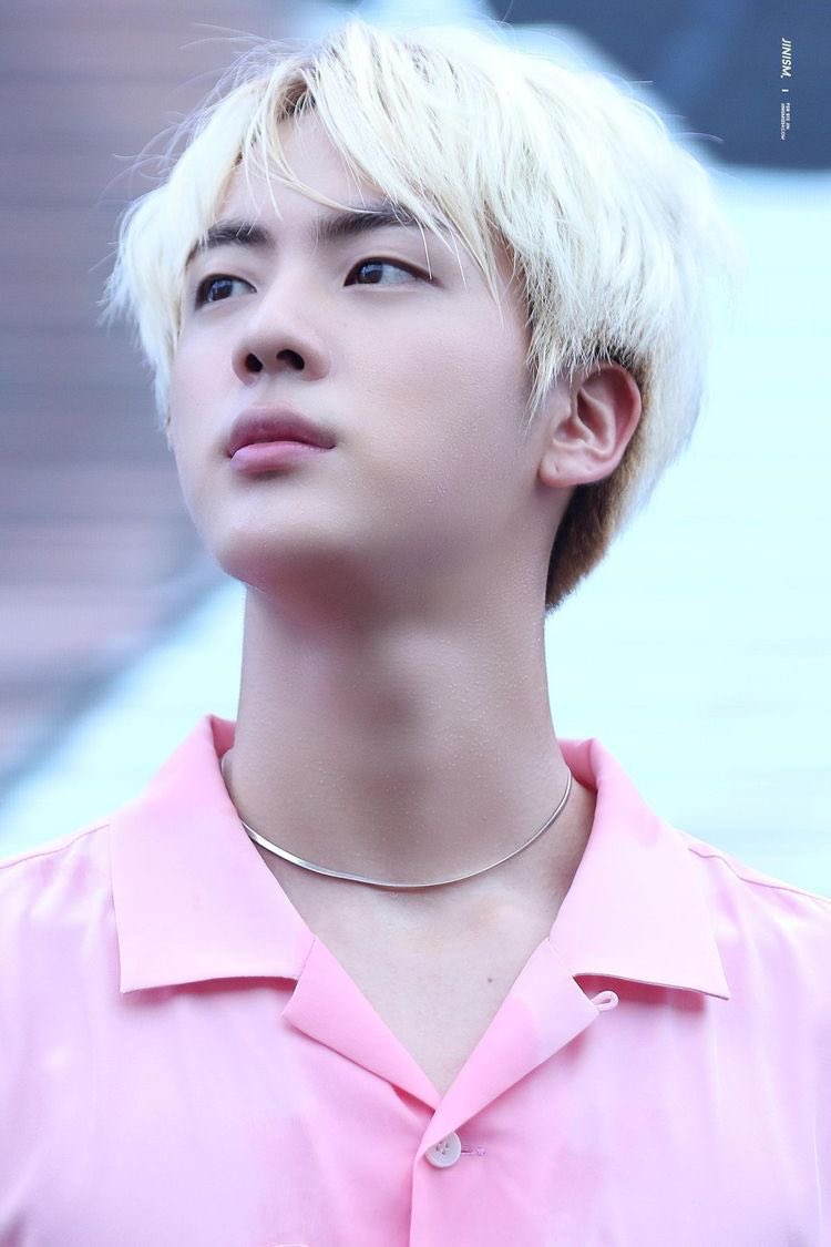 A thread of Jin being pretty in pink  because it’s needed.  #방탄진  #방탄소년단진  #JIN  #석진  #BTS  